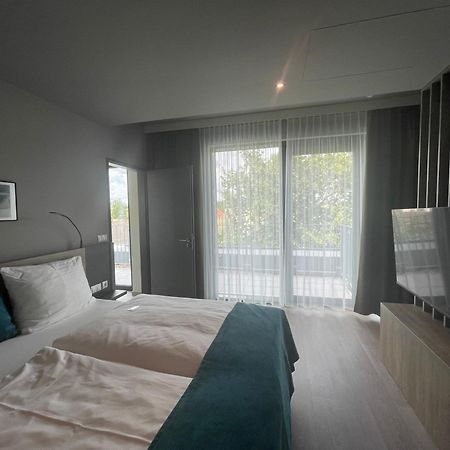 H24 Stadthotel Bernau ベルナウ・バイ・ベルリン エクステリア 写真