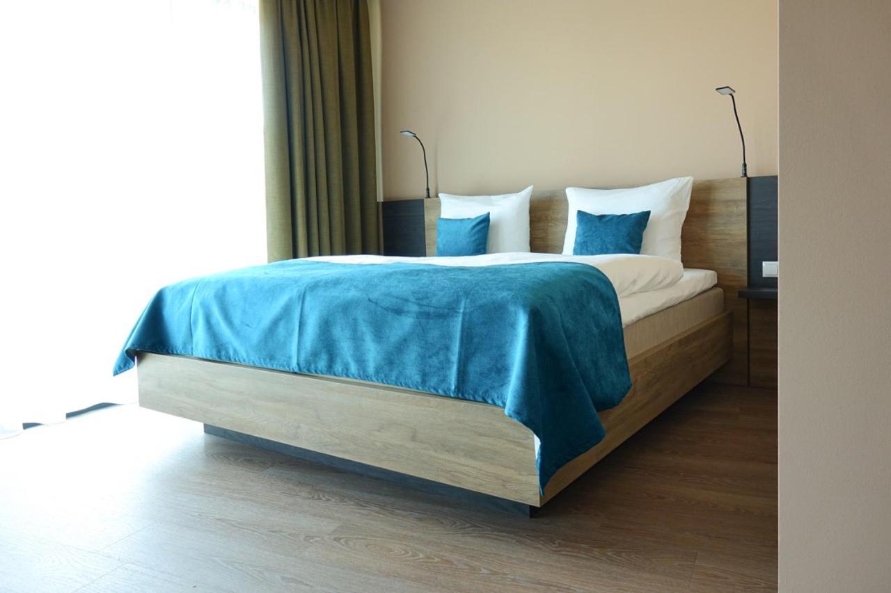 H24 Stadthotel Bernau ベルナウ・バイ・ベルリン エクステリア 写真