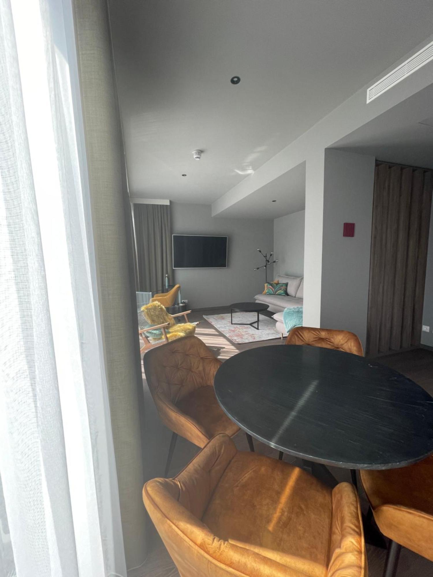 H24 Stadthotel Bernau ベルナウ・バイ・ベルリン エクステリア 写真
